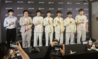 BLG横扫iG晋级赛后群访：Knight谈加里奥抗压 Elk点评